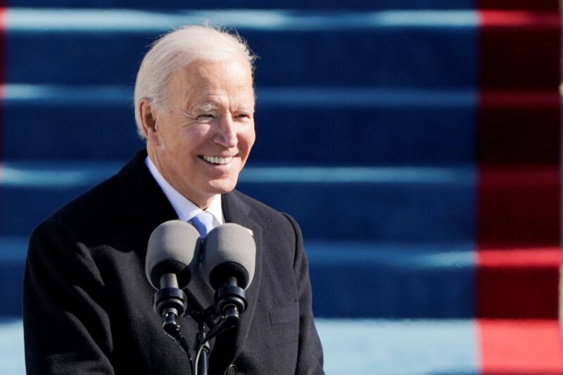 Biden steps up efforts to fight virus