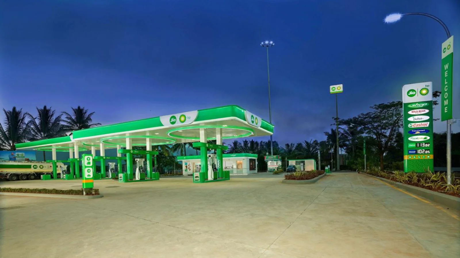 Jio-bp to sell additive fuels at no extra cost; EV charging, battery swap, 24×7 retail at RIL’s fuel stations