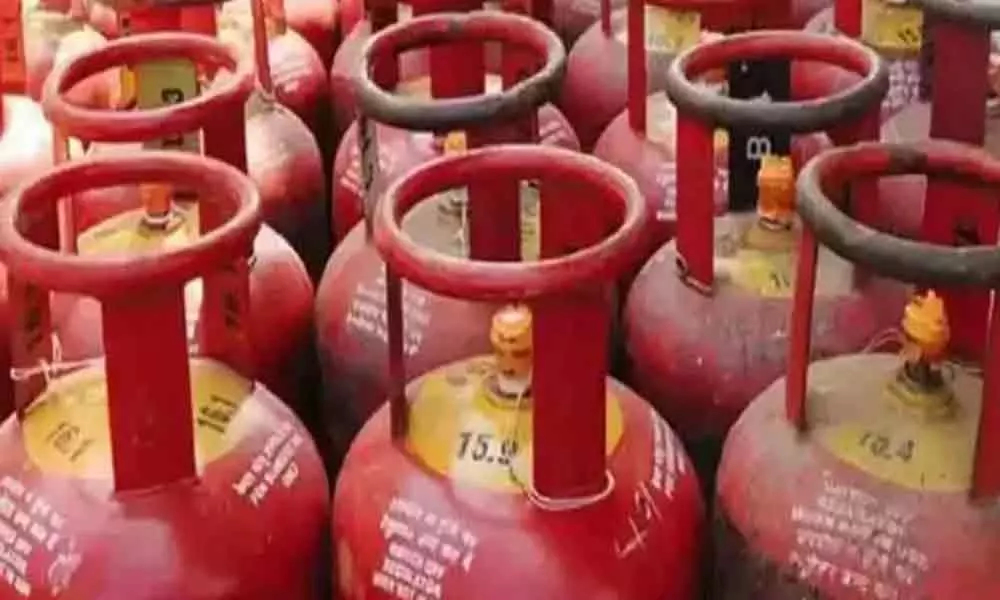 Commercial LPG Cylinder Price Increased By Rs 266 From Today