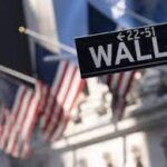 Wall Street ends lower because investors pay attention to Ukrainian conflict