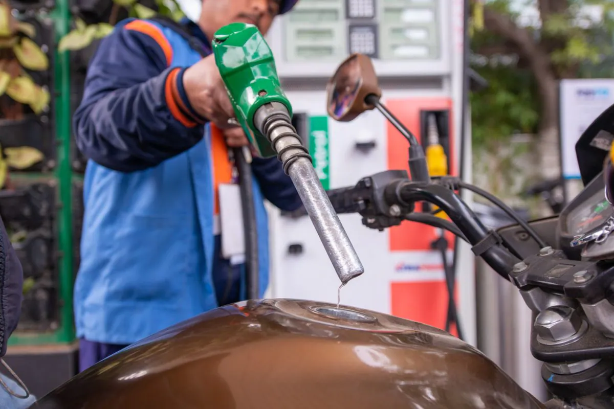 Petrol Price Drops in India After Centre Cuts Excise Duty Last Month: Check Petrol, Diesel Rates Today