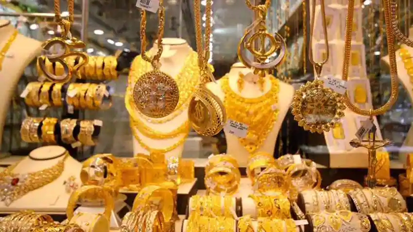 Gold rate in India falls by Rs 240 for 24 carat and 22 carat today