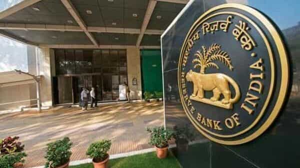 RBI policymakers want to see decisive inflation decline before policy shift