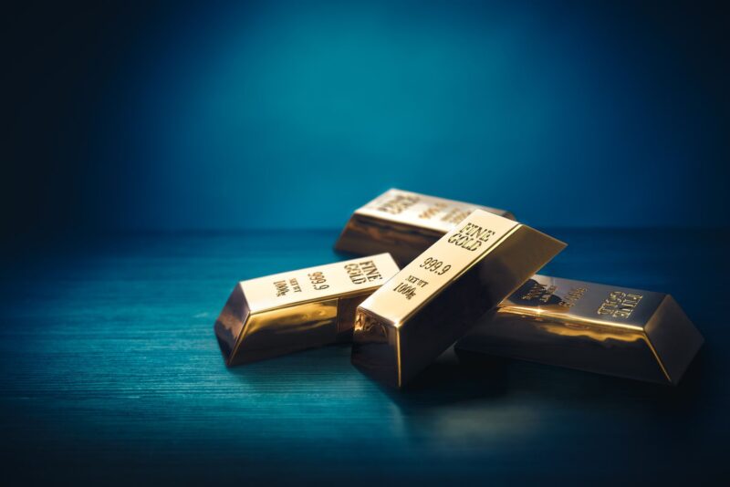 Understanding the Advantages and Disadvantages of Gold Investment